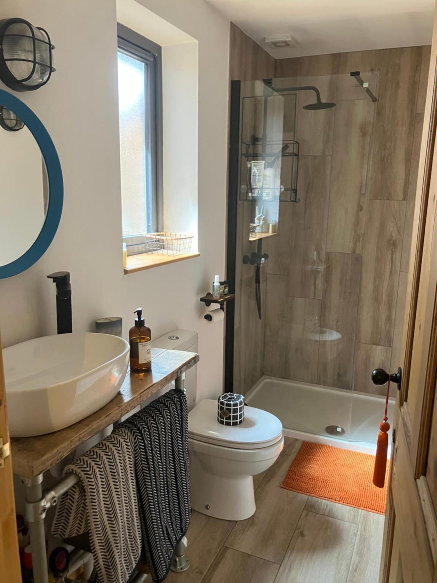 Homestay Ensuite Victorian Double, Excellent Transport Links To Bham *