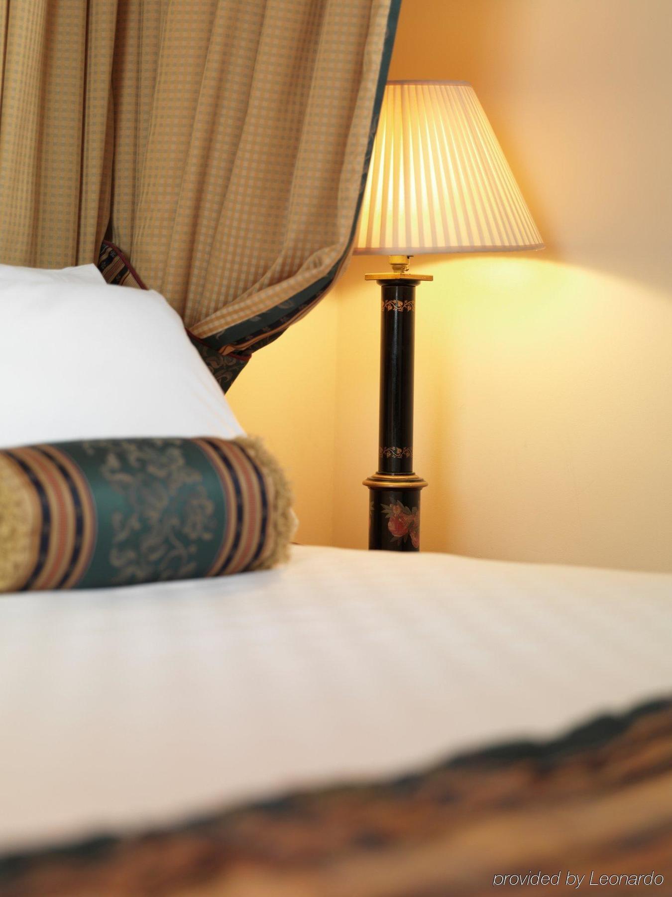The Royal Angus Hotel