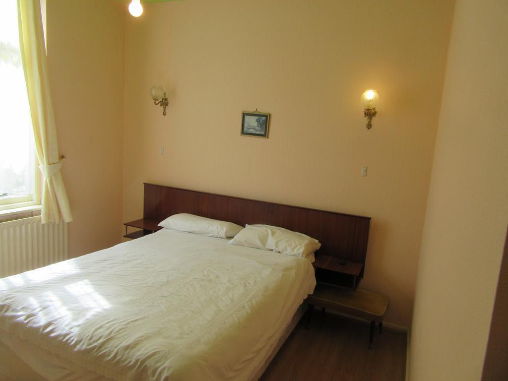 Sheriden House 2*