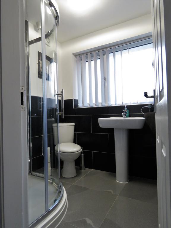 Staynec Moat House Birmingham - For Company, Contractor And Leisure Stays - Nec, Hs2, Jlr, Airport
