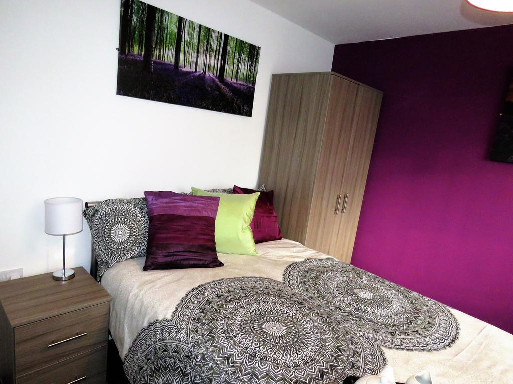 Staynec Moat House Birmingham - For Company, Contractor And Leisure Stays - Nec, Hs2, Jlr, Airport *