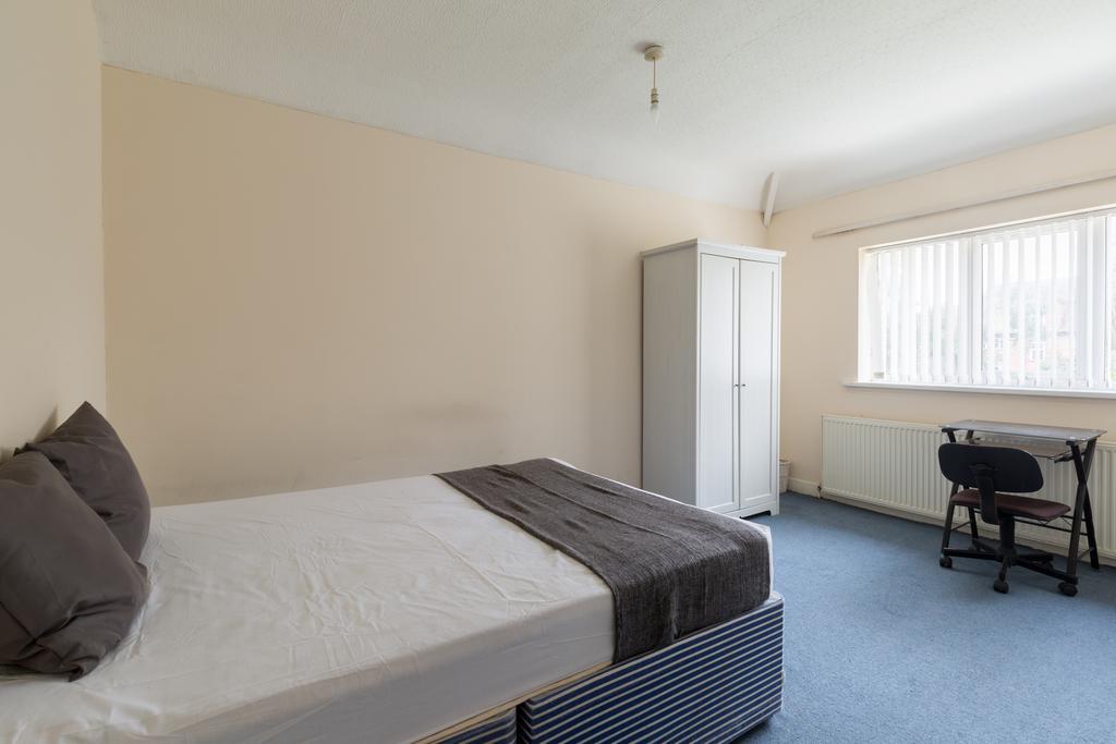 Birmingham Guest House 4 2*