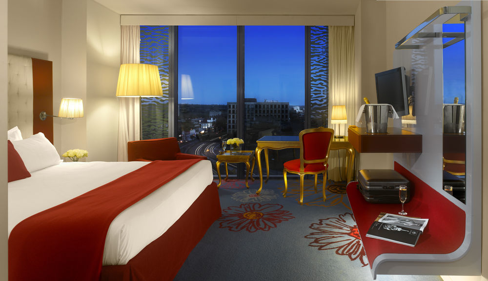 Radisson Blu Hotel, Hotel