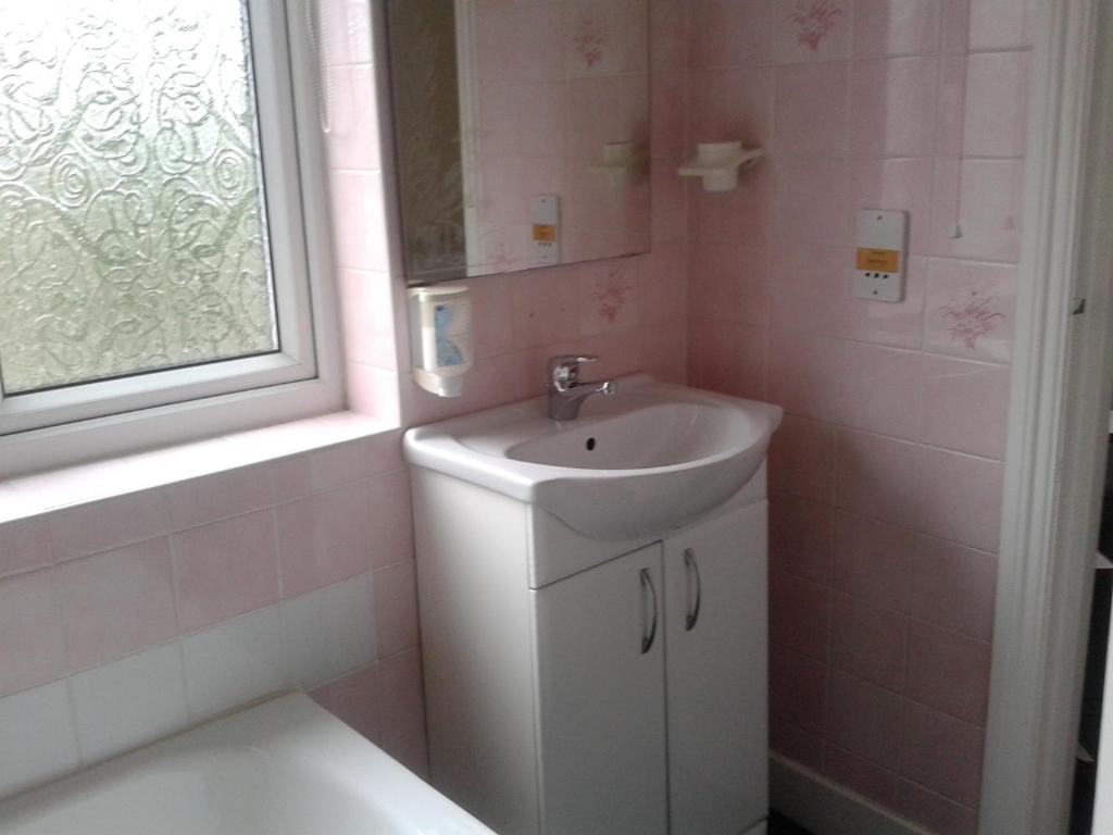 Bed & Breakfast Gables Nest Birmingham