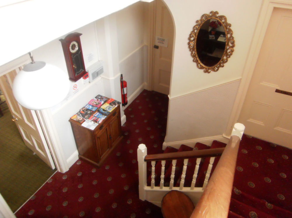 Guest house Awentsbury Near
