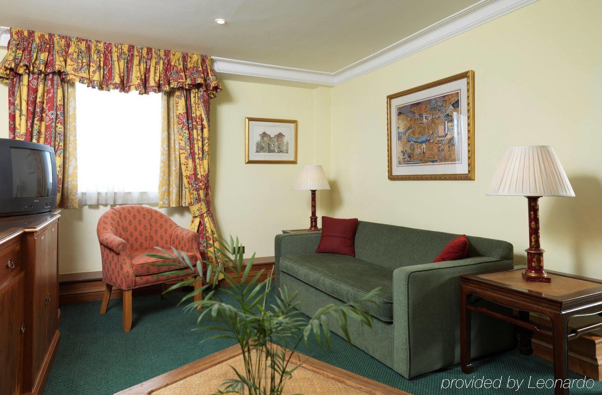 Hotel The Royal Angus 3*