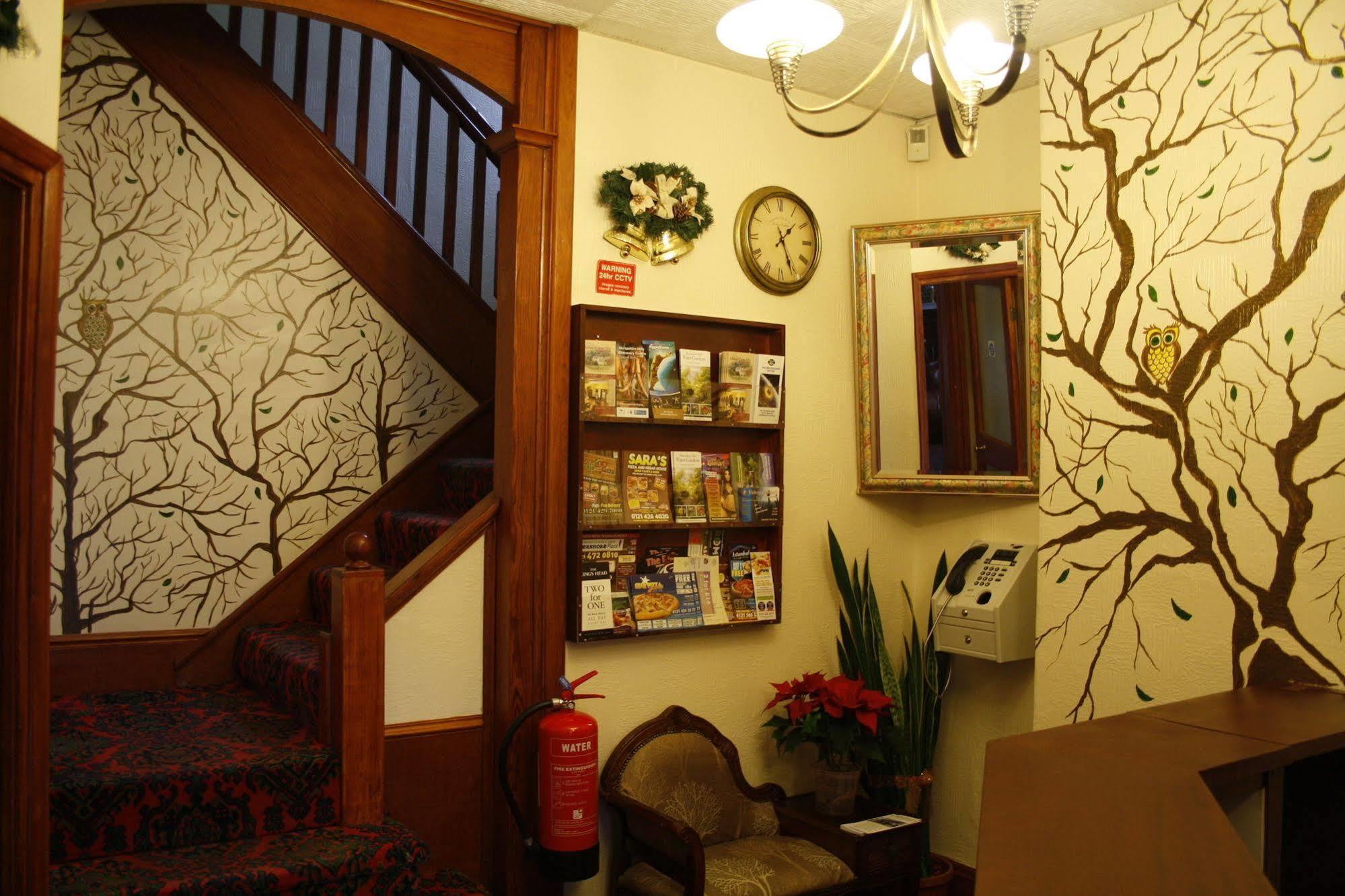 Inn Woodlands 2*