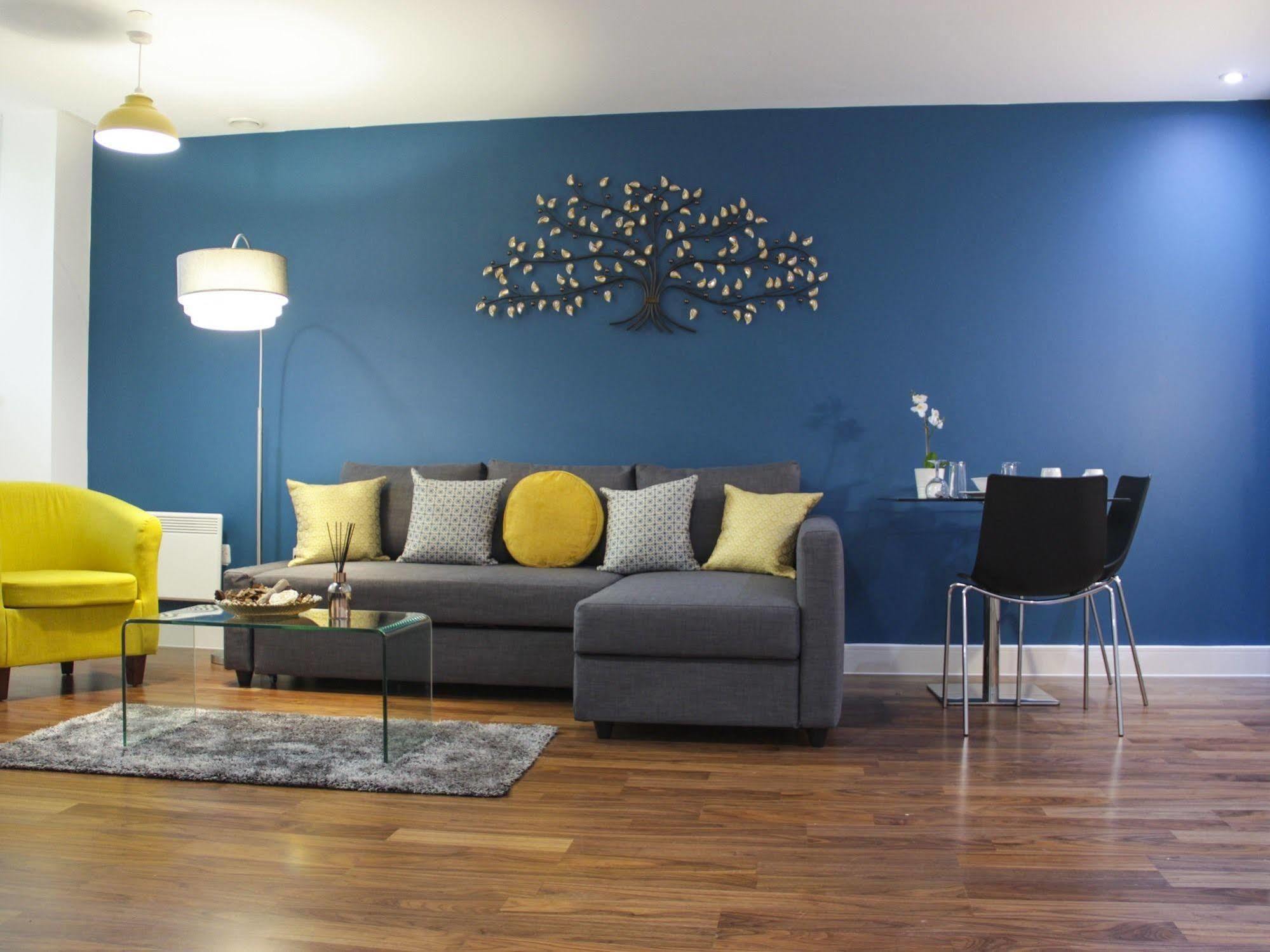 First Metropolitan House Apartment *