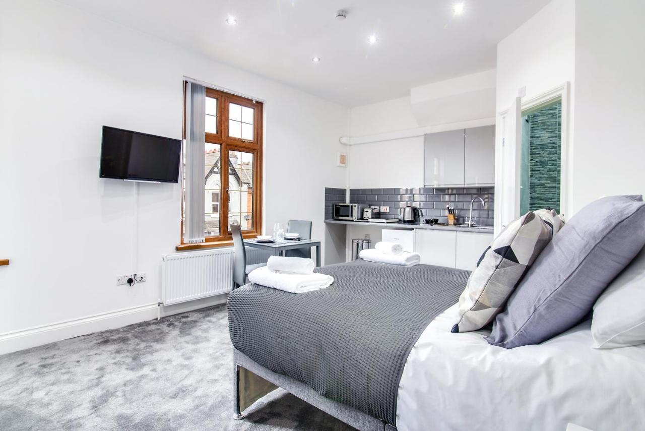 Modern Rotton Suites *