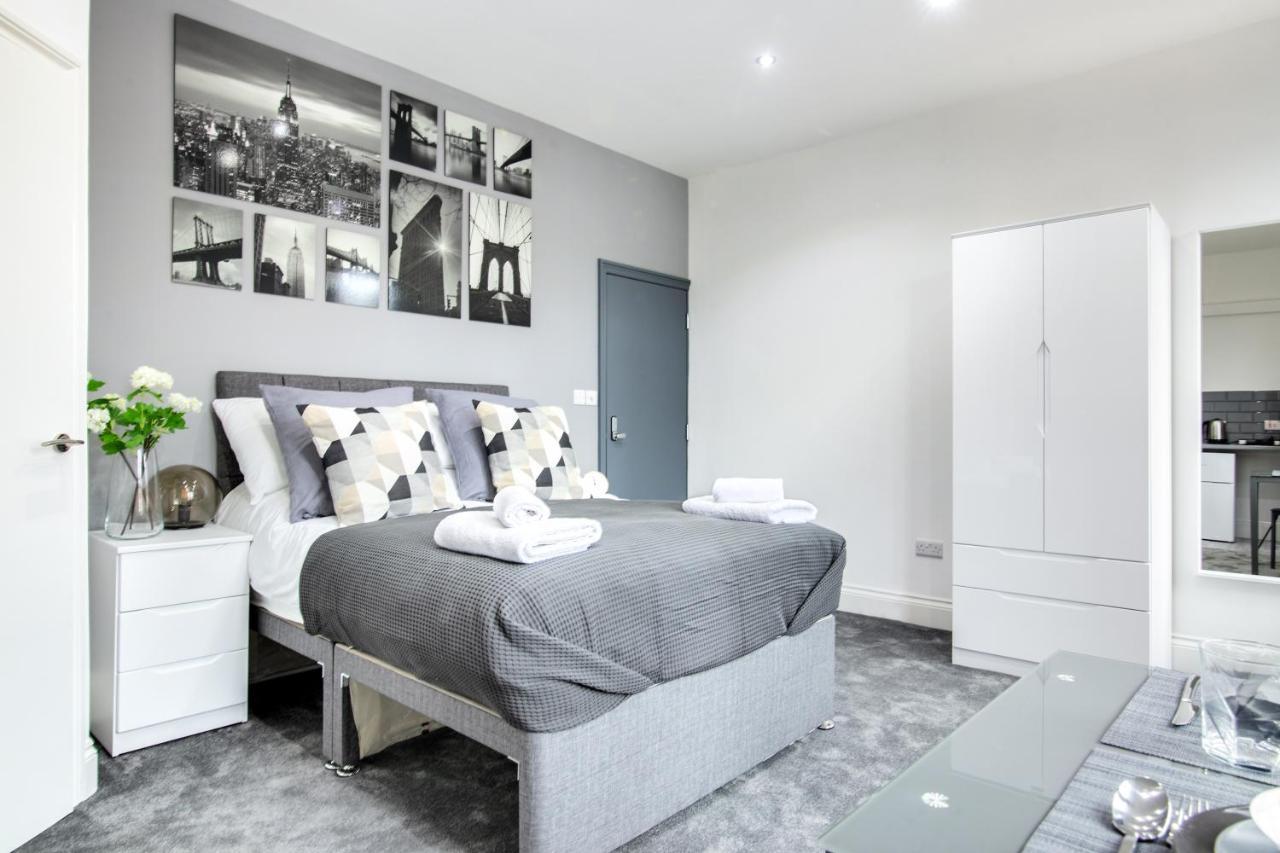 Modern Rotton Suites Apartment