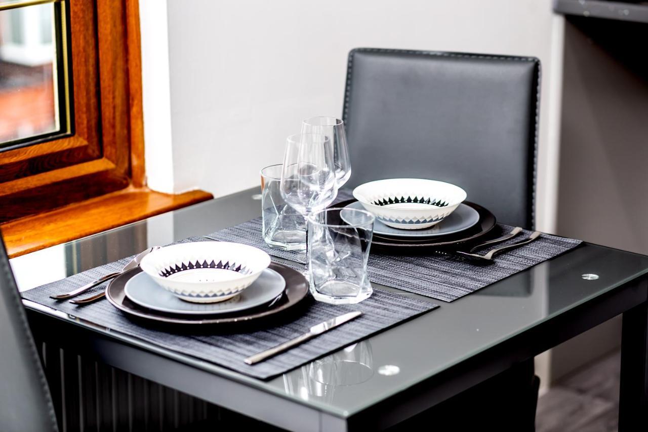 Modern Rotton Suites Apartment *