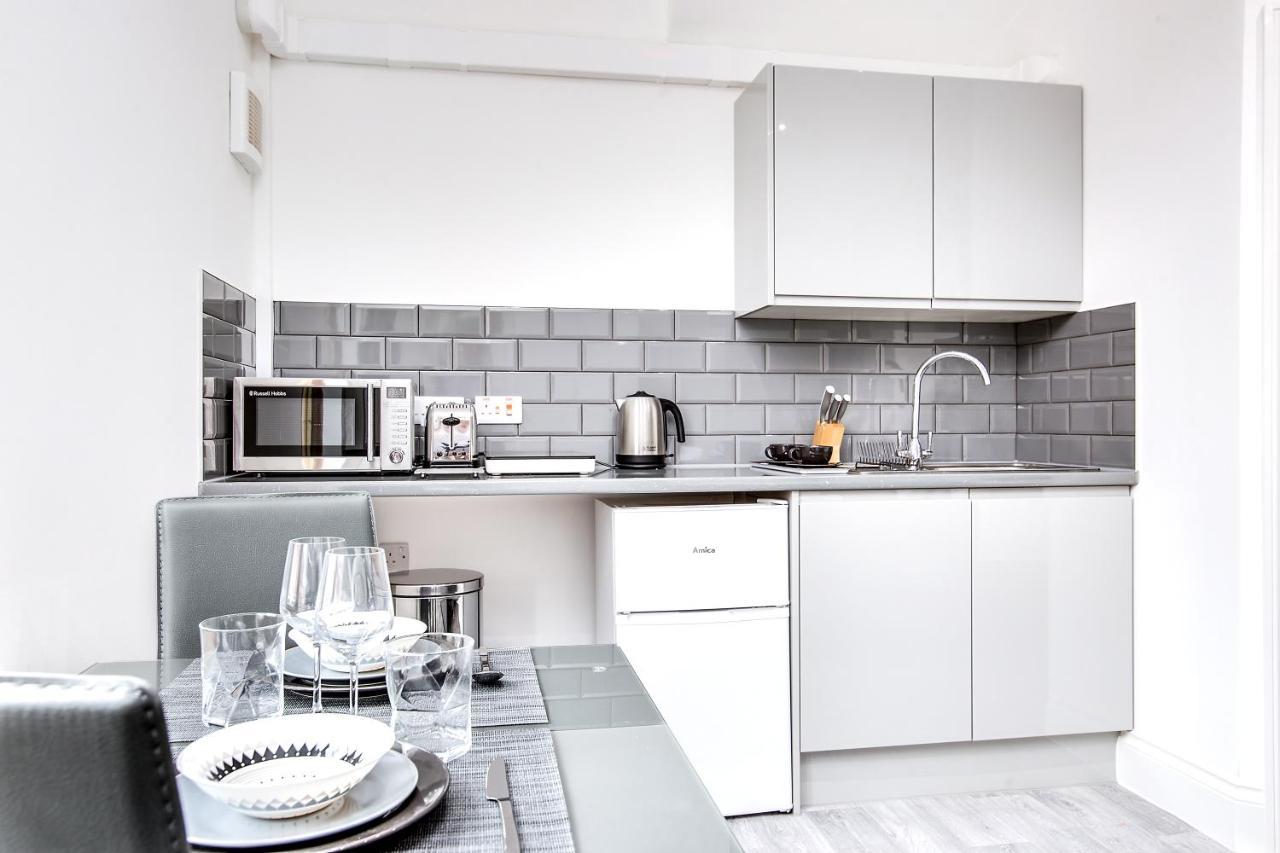 Modern Rotton Suites Apartment