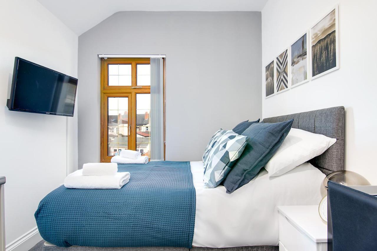 Modern Rotton Suites *