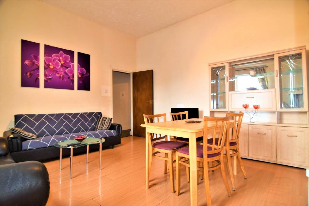 Homestay Manu'S Place Shared Apartments