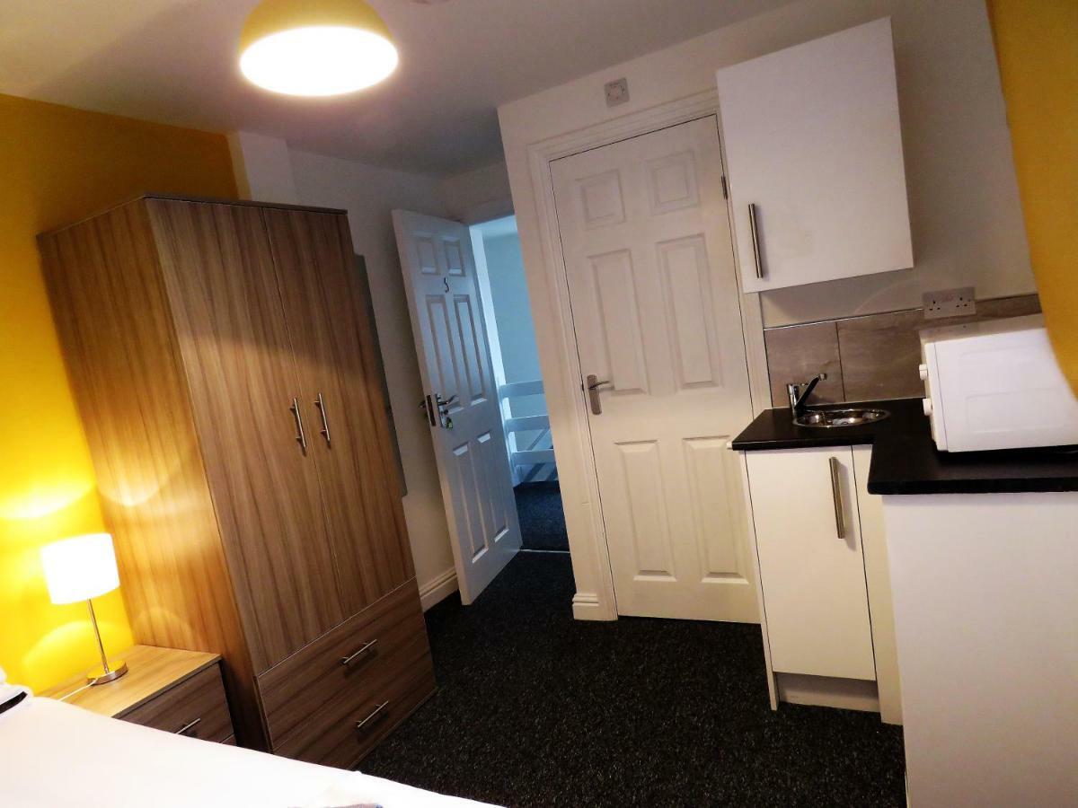 Staynec Moat House Birmingham - For Company, Contractor And Leisure Stays - Nec, Hs2, Jlr, Airport *