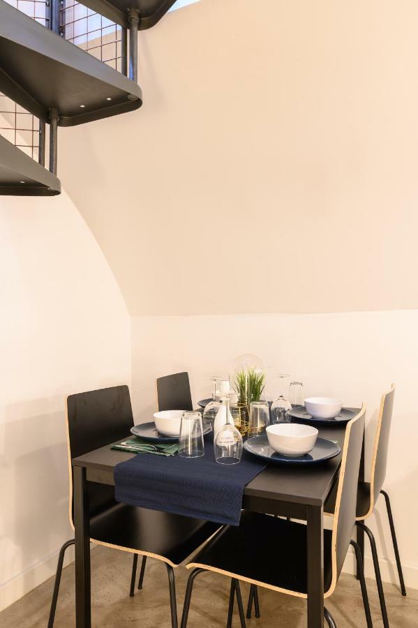 The Edge By Erban Homes Apartment