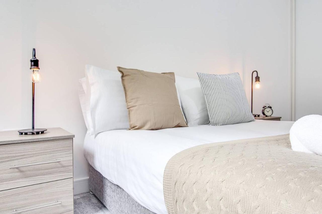 Apartment Luxe Modern By Your Perfect Short Lets