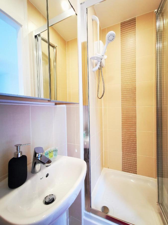 Lovely In Center 3 Bedrooms House By Hf Group