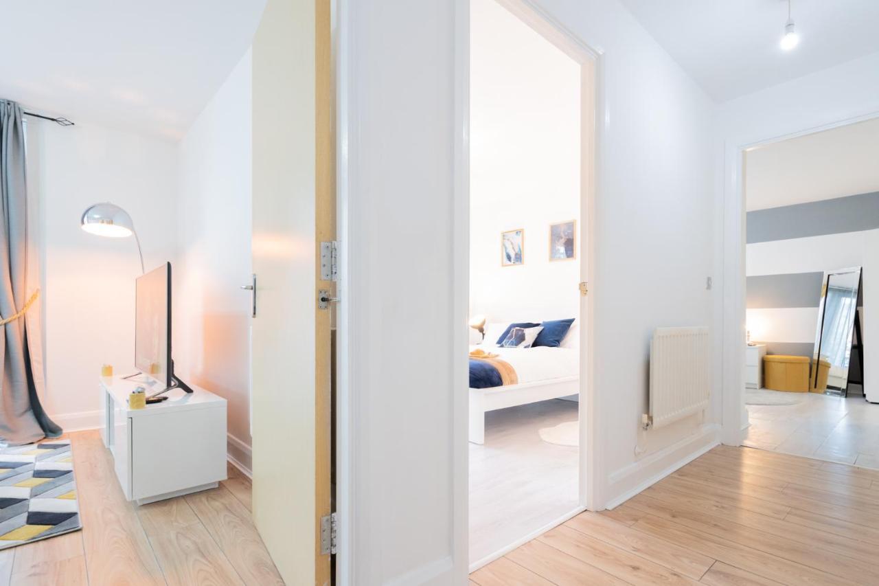 Modern Apartment- Birmingham- Broad Street & Brindley Place- 10 Min Walk From Bullring, 02 Arena, New Street Station & Grand Apartment