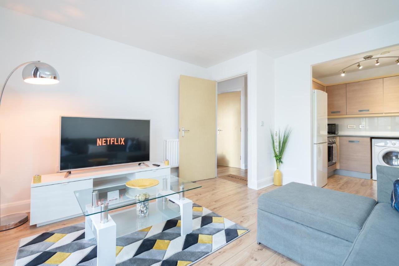 Modern Apartment- Birmingham- Broad Street & Brindley Place- 10 Min Walk From Bullring, 02 Arena, New Street Station & Grand Apartment *