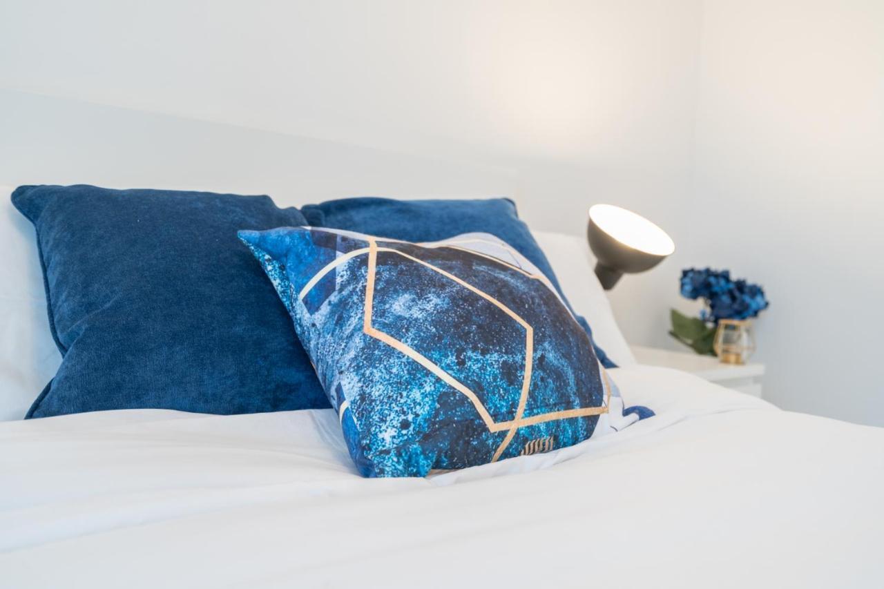 Modern Apartment- Birmingham- Broad Street & Brindley Place- 10 Min Walk From Bullring, 02 Arena, New Street Station & Grand *