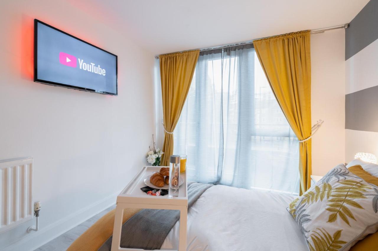 Modern Apartment- Birmingham- Broad Street & Brindley Place- 10 Min Walk From Bullring, 02 Arena, New Street Station & Grand *