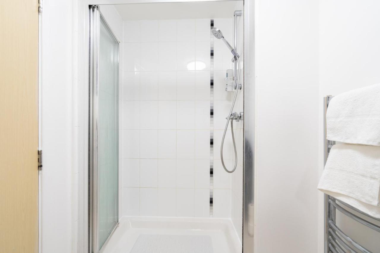 Modern Apartment- Birmingham- Broad Street & Brindley Place- 10 Min Walk From Bullring, 02 Arena, New Street Station & Grand * Birmingham