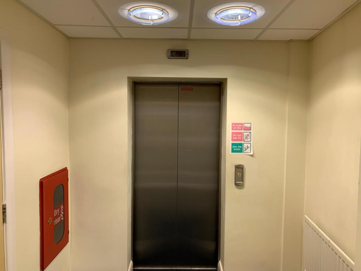 Modern Apartment- Birmingham- Broad Street & Brindley Place- 10 Min Walk From Bullring, 02 Arena, New Street Station & Grand Birmingham