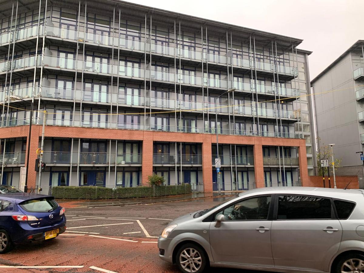 Modern Apartment- Birmingham- Broad Street & Brindley Place- 10 Min Walk From Bullring, 02 Arena, New Street Station & Grand Birmingham