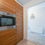 Stylish 2-Bed Home - For Company Contractor And Leisure Stays - Nec, Airport, Hs2, Contractors, Resort World
