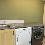 Huge 9 Bed Property Sleeps 17, Near Nec, City Centre, Hs2