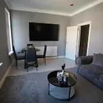 City Chic Retreat In Birmingham