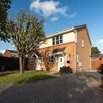 Modern Luxury Two Bedroom House - Long Stays Available