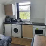 Tudors Esuites Budget Apartments
