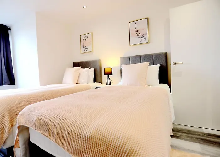 Birmingham Necairport Interchange Shortstay Homebase