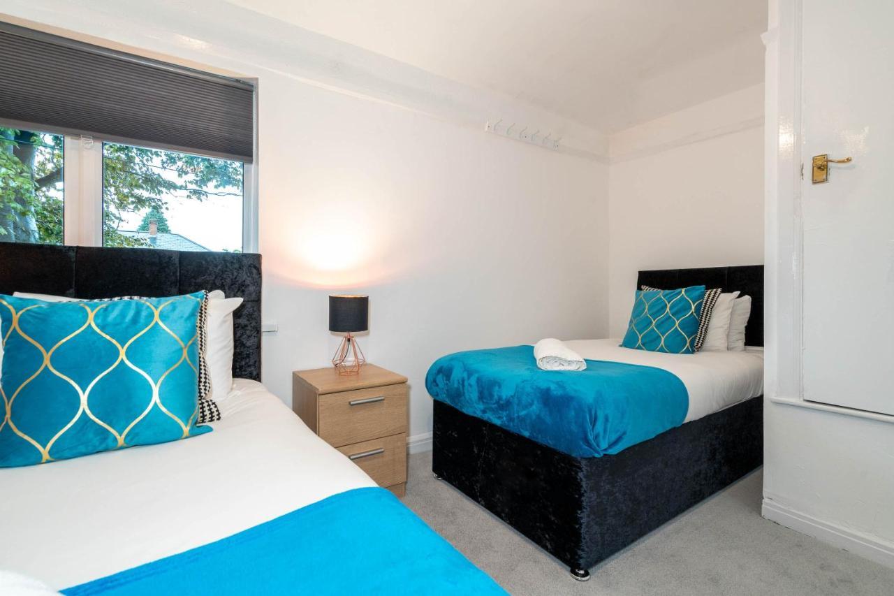 3 Bedroom House - 8 Guests - Parking - Garden - Rated Superb - Netflix - Wifi - Great Location * Birmingham