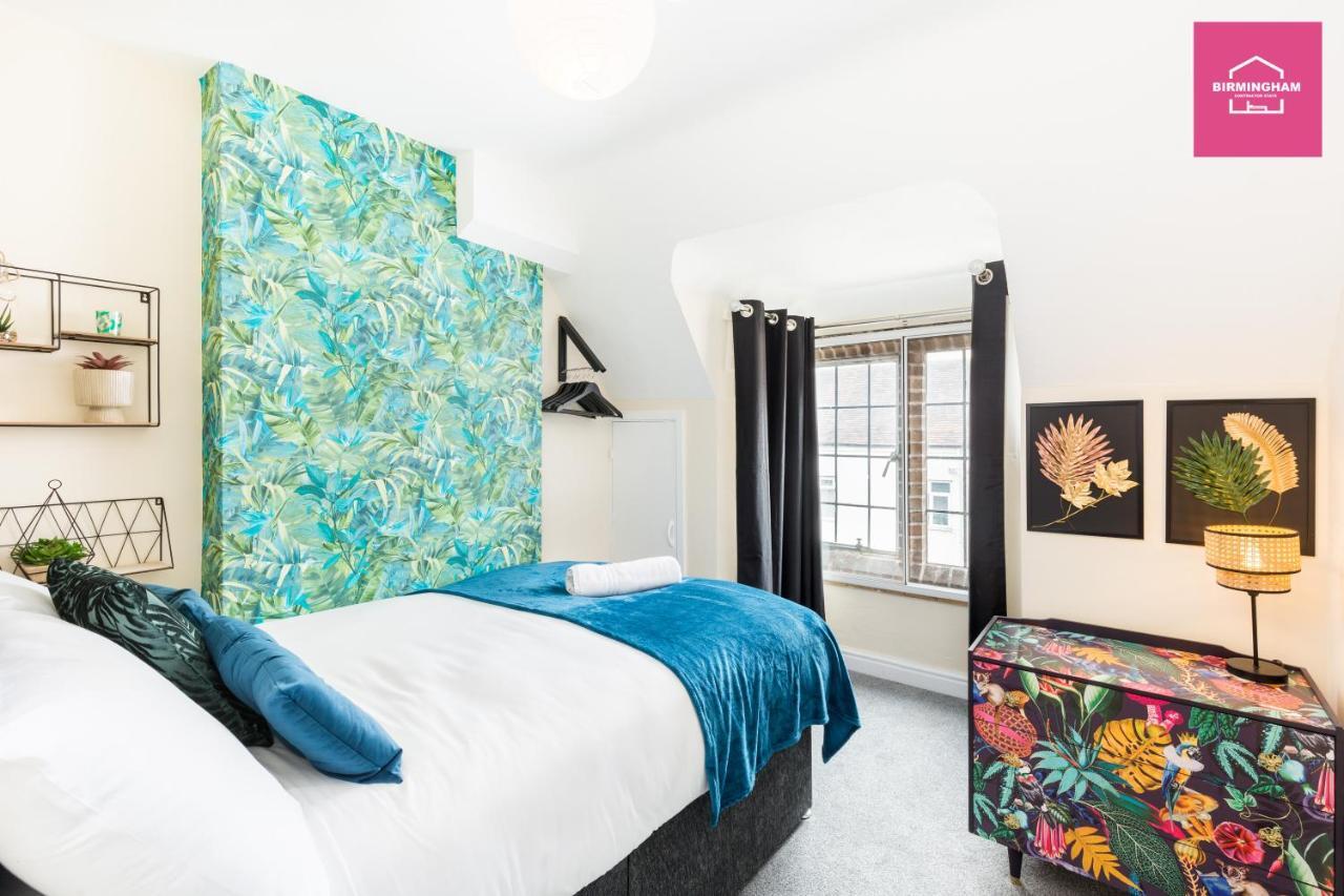 Coleshill Flexible Stay: Spacious 3-bedroom Apartment