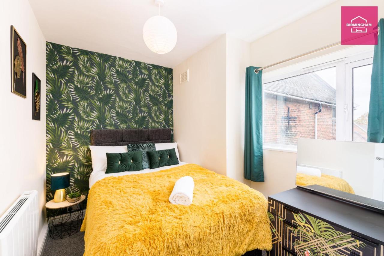 Coleshill Flexible Stay: Spacious 3-bedroom Apartment