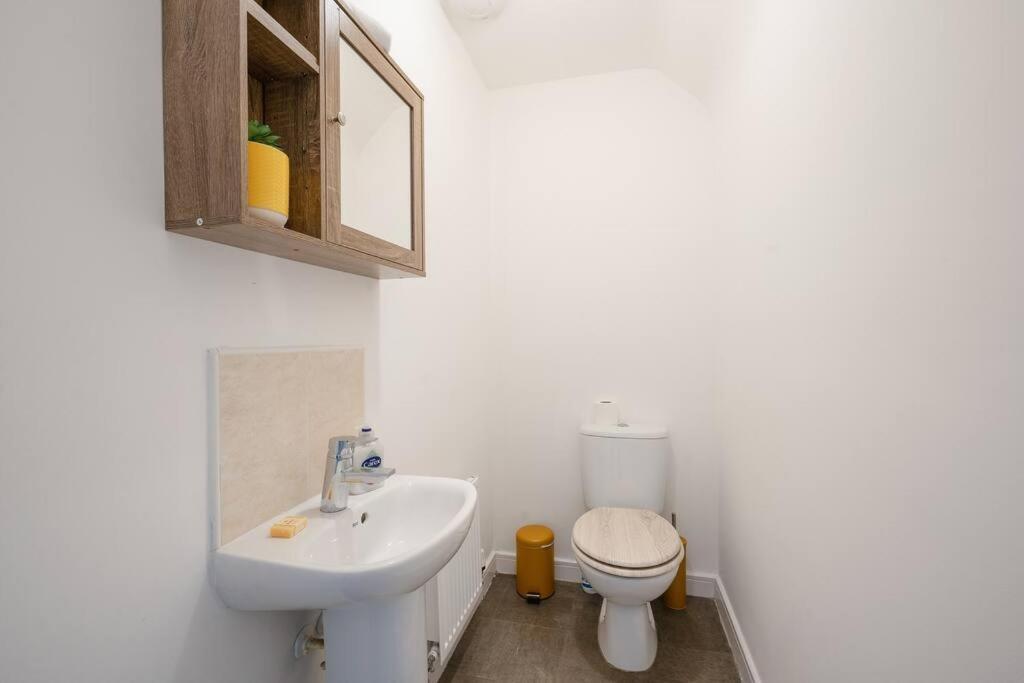 Stylish 2-bed Contractor Haven: Nec & Airport Proximity Birmingham