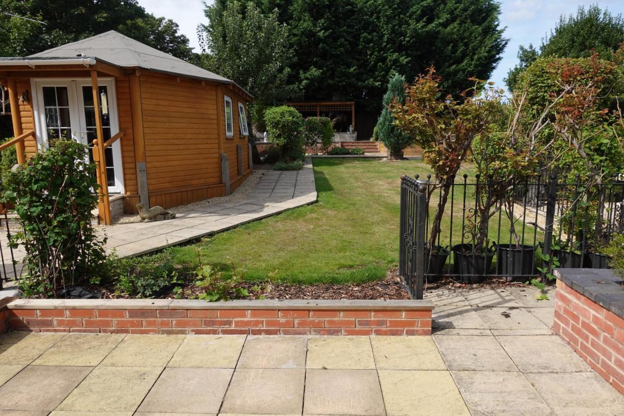 Holiday home Huge 9 Bed Sleeps 17, Near Nec, Centre, Hs2 *