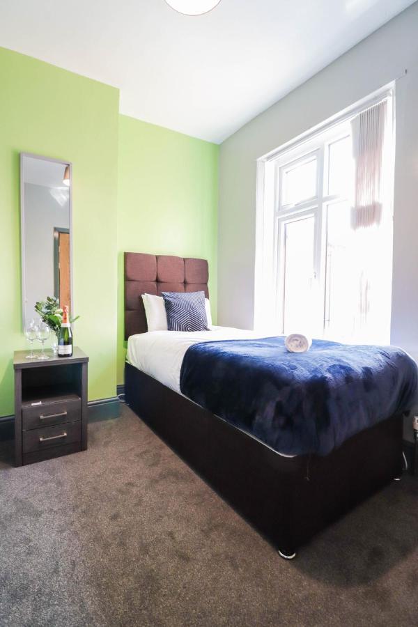 Cosy Contractor House - Free Wifi! Birmingham