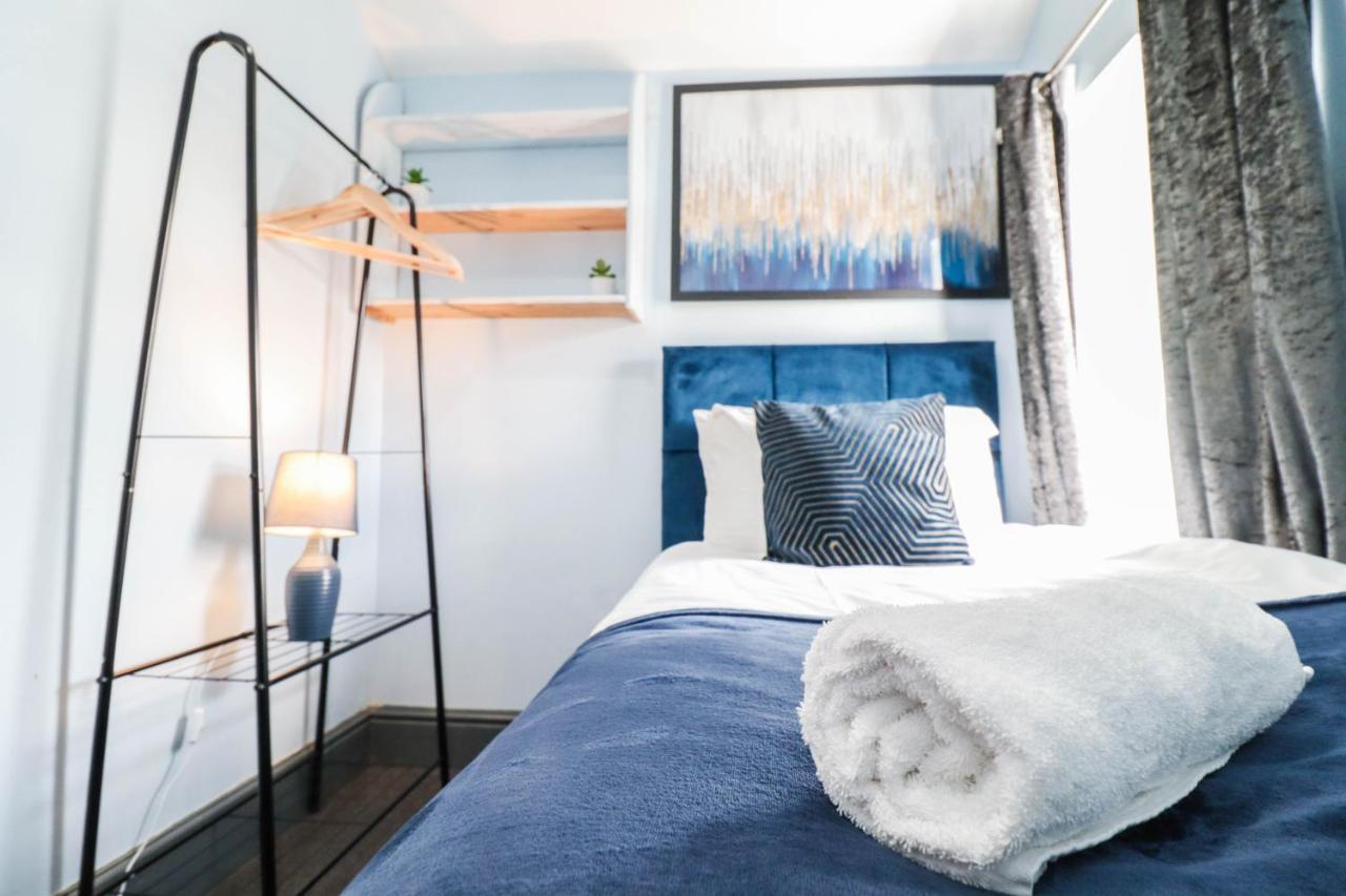 Cosy Contractor House - Free Wifi! *