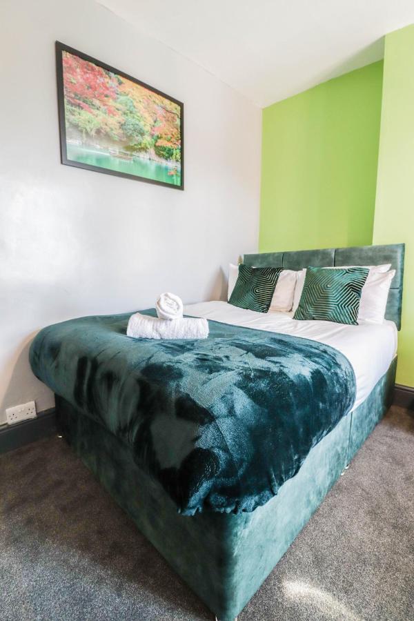 Cosy Contractor House - Free Wifi! * Birmingham