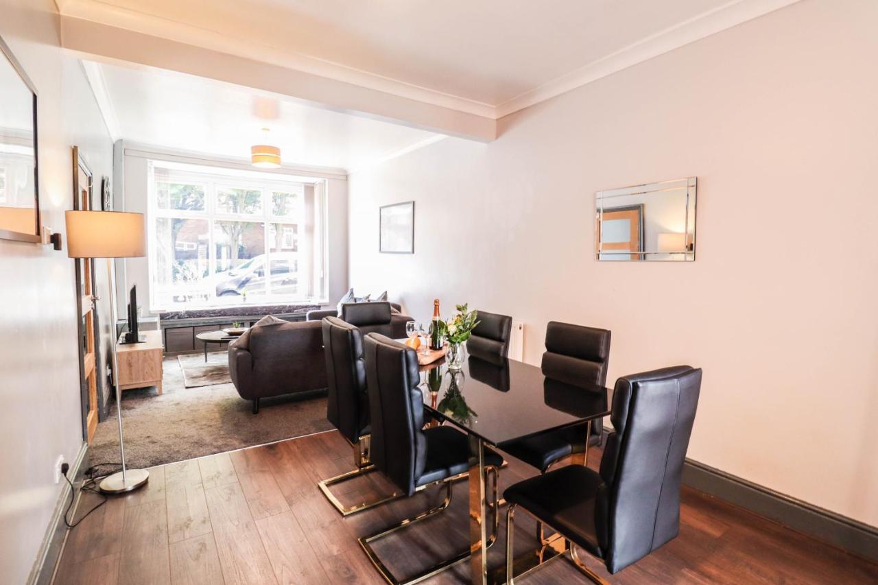 Cosy Contractor House - Free Wifi! Holiday home Birmingham