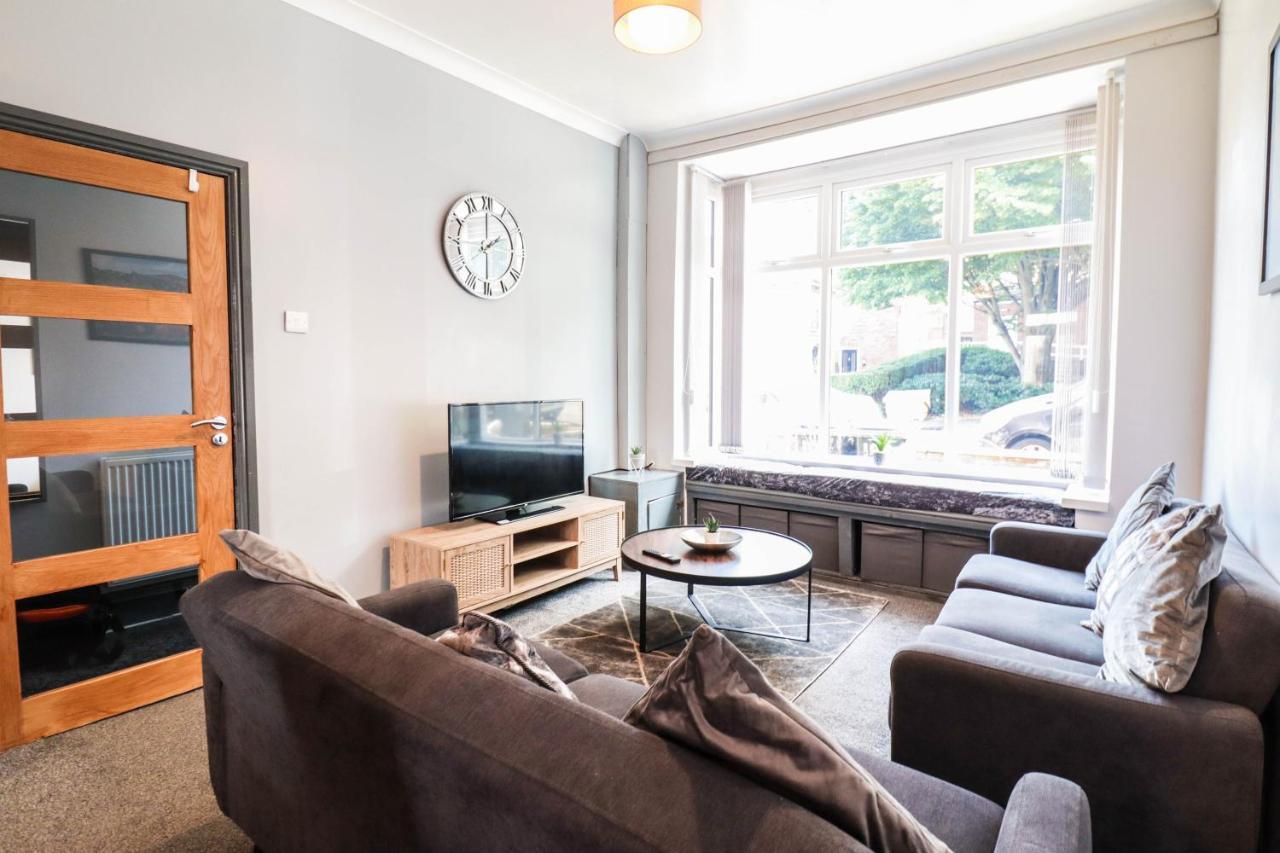 Cosy Contractor House - Free Wifi! Holiday home