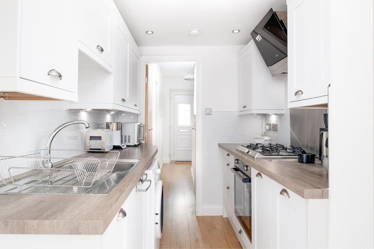 Holiday home Beta House By Night Stay: Contractors Sleeps 9 Birmingham