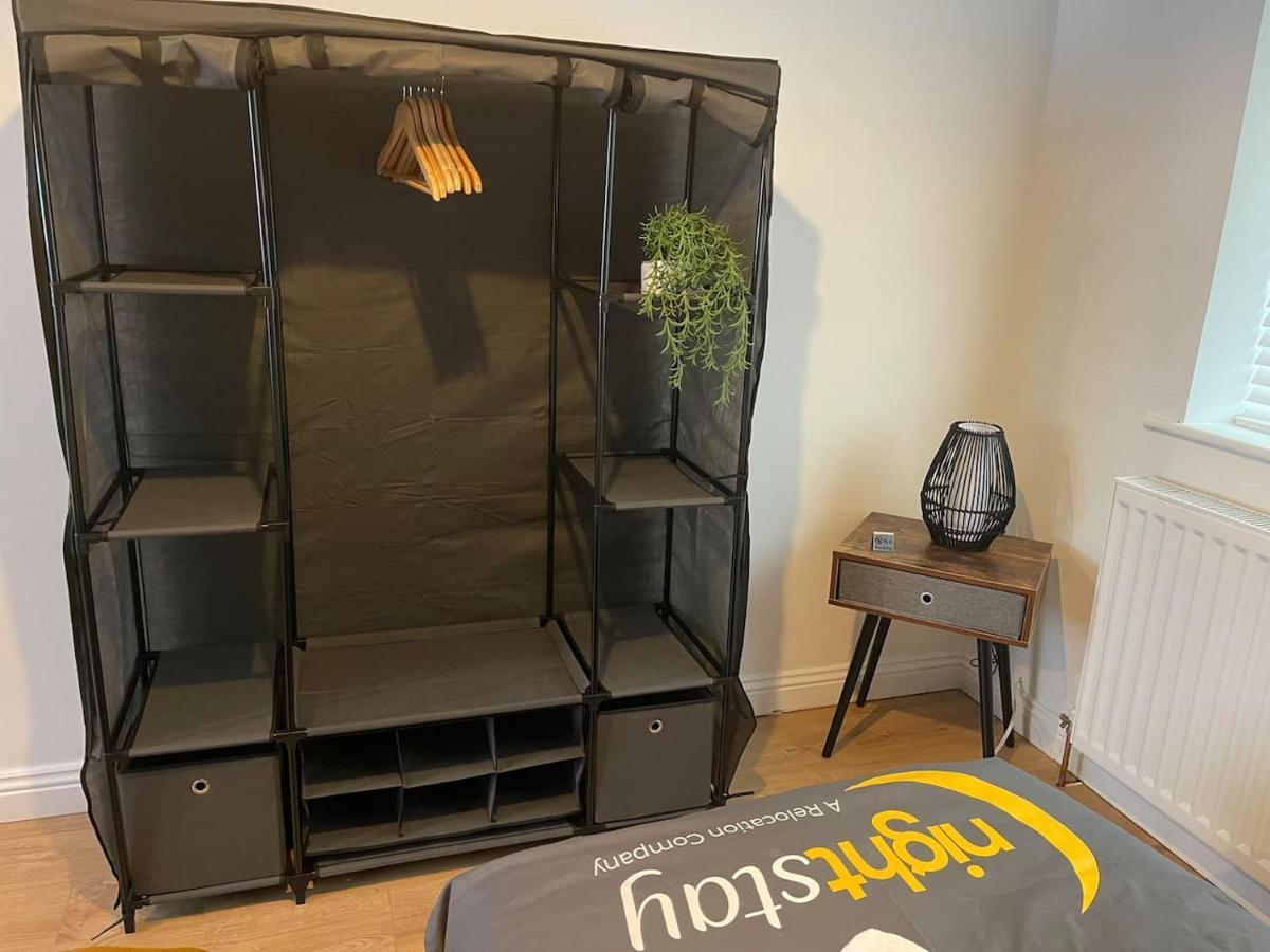 Beta House By Night Stay: Contractors Sleeps 9 * Birmingham