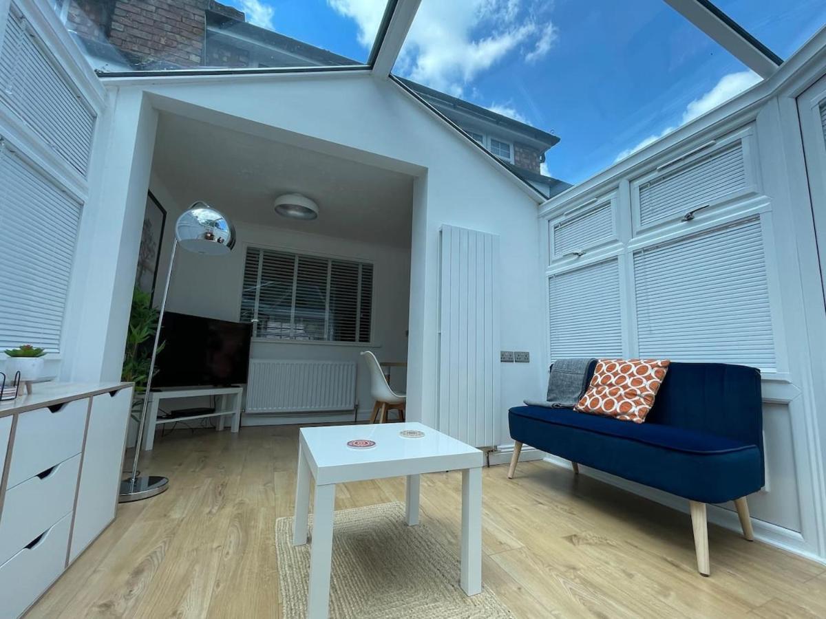 Holiday home Beta House By Night Stay: Contractors Sleeps 9