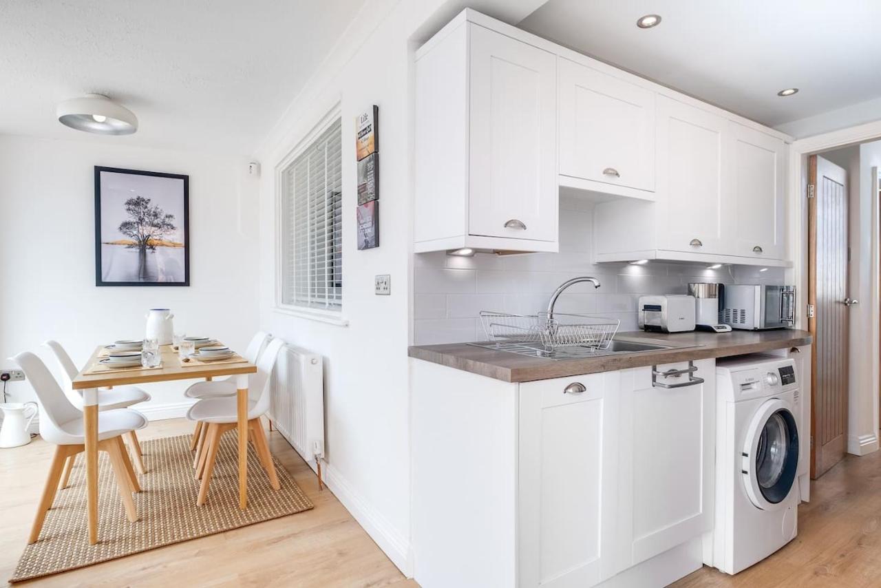 Holiday home Beta House By Night Stay: Contractors Sleeps 9 Birmingham