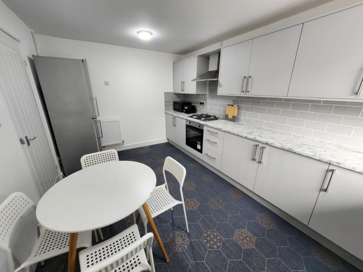 4 Bedroom 2 Bathroom Shared House - Near Bhx And Nec *